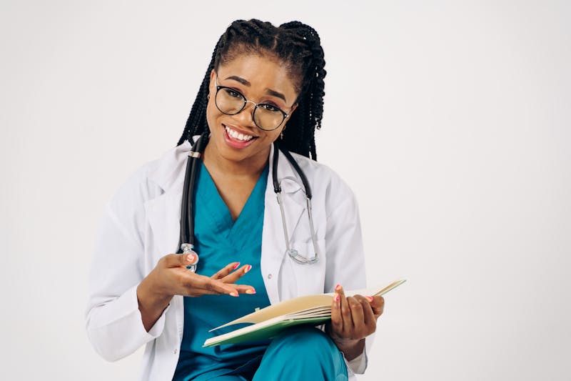 Dr. Lena Park nutritionist author photo